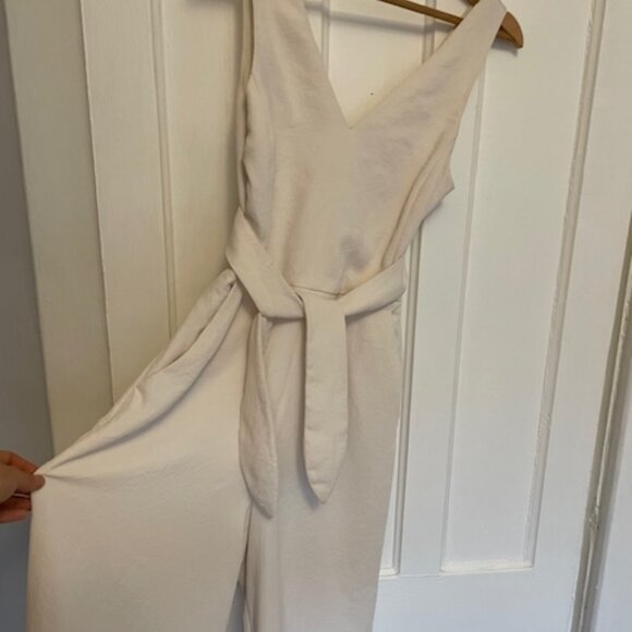 Wilfred Encoulement White Jumpsuit/Romper from Aritzia, size 6 - Picture 13 of 16